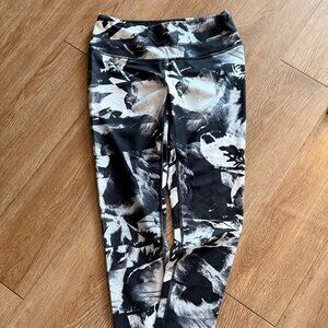 Lucy Printed Studio High Rise Hatha Leggings pants